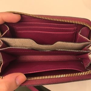 Michael Kors Bags - Michael Kors wristlet wallet Michael Kors Bags - Michael Kors wristlet wallet
